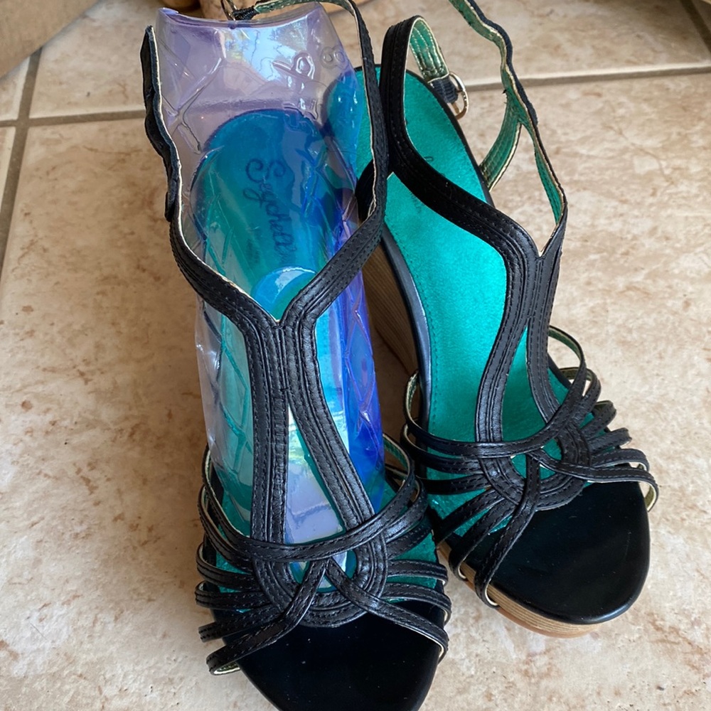 Wedge heels